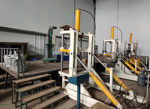 坤泰重力铸造机