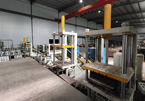 坤泰重力铸造机